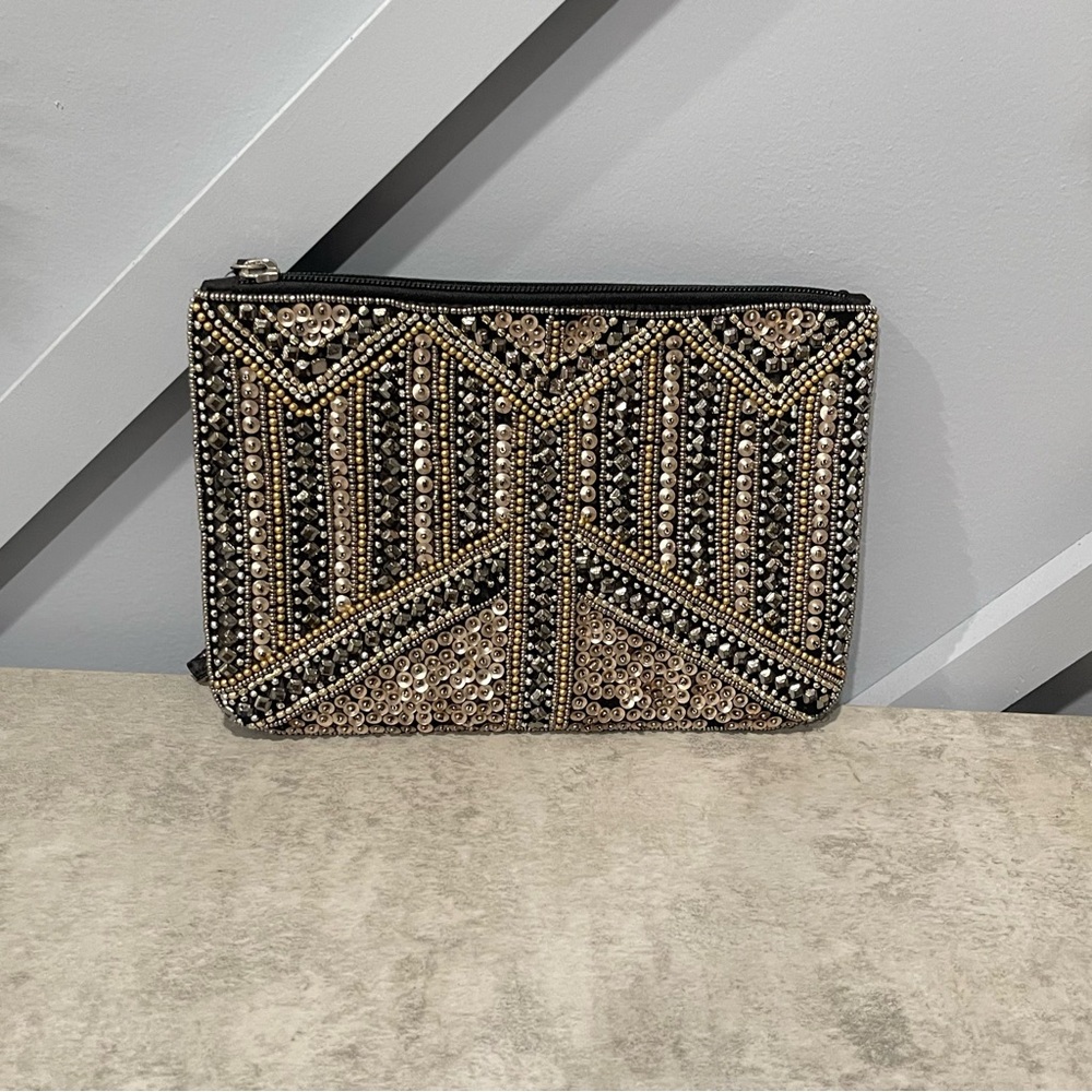 Women’s wristlet | beaded | black, silver gold accent